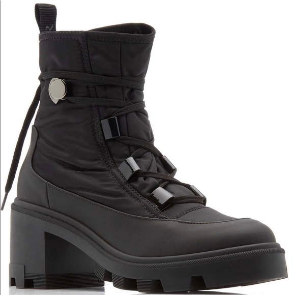 Moncler Cheryne Lug Sole Bootie Black Women Moncler
Cheryne Leather Lug-Sole Boots